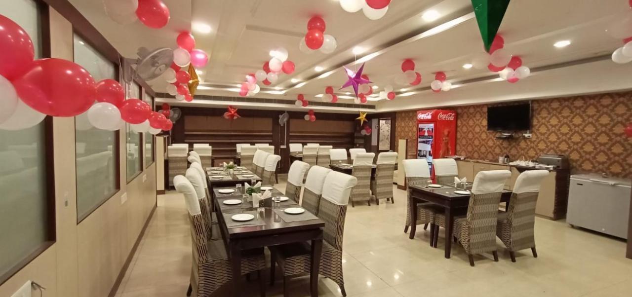 Отель Puja Residency Варанаси Экстерьер фото